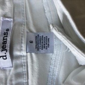 White, D Jeans, crop pants